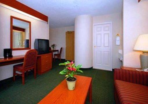 фото отеля Sleep Inn & Suites Ashtabula