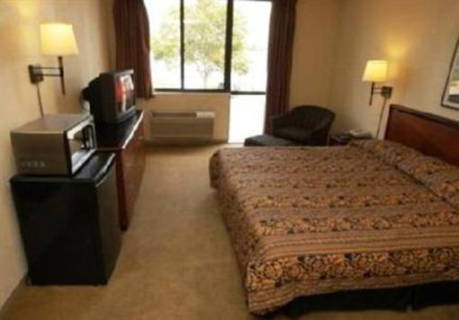 фото отеля LivINN Hotel Maplewood