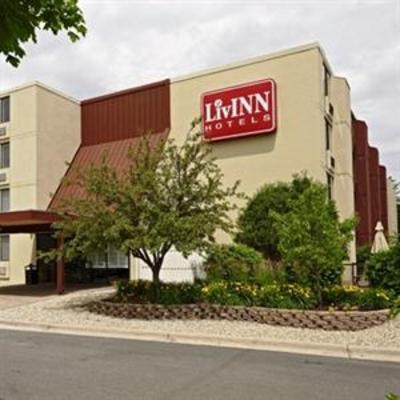 фото отеля LivINN Hotel Maplewood