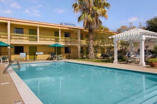 фото отеля Venetian Inn & Suites Houston