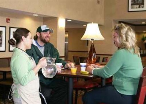 фото отеля Hampton Inn & Suites Toledo-Perrysburg