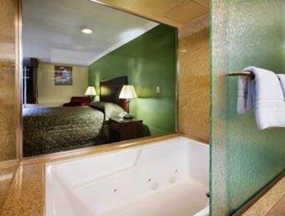 фото отеля Howard Johnson Inn & Suites - Reseda