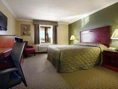 фото отеля Howard Johnson Inn & Suites - Reseda