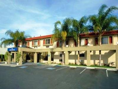 фото отеля Howard Johnson Inn & Suites - Reseda