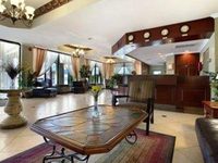 Howard Johnson Inn & Suites - Reseda