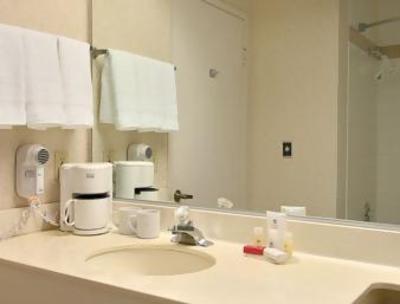 фото отеля Ramada Limited Canoga Park Warner Center