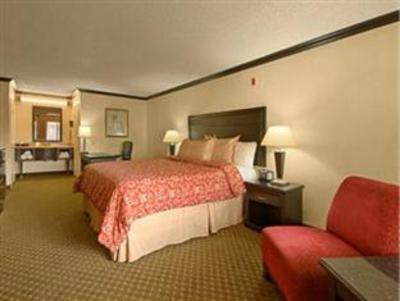 фото отеля Ramada Limited Canoga Park Warner Center