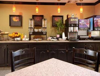 фото отеля Ramada Limited Canoga Park Warner Center