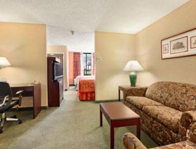 фото отеля Ramada Suites Orlando Airport