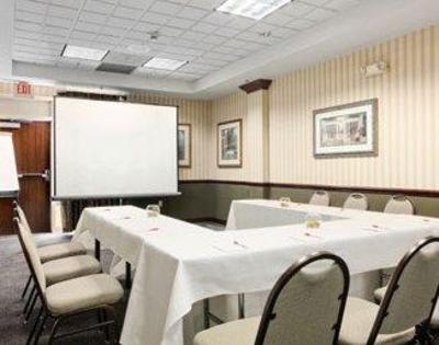 фото отеля Ramada Suites Orlando Airport