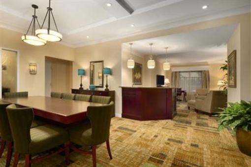 фото отеля Embassy Suites Orlando Lake Buena Vista South