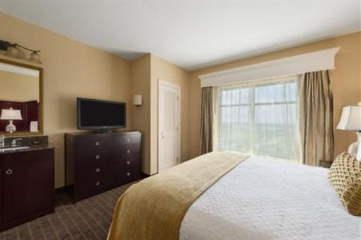 фото отеля Embassy Suites Orlando Lake Buena Vista South