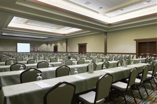 фото отеля Embassy Suites Orlando Lake Buena Vista South
