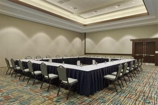 фото отеля Embassy Suites Orlando Lake Buena Vista South