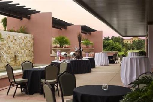 фото отеля Embassy Suites Orlando Lake Buena Vista South
