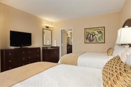 фото отеля Embassy Suites Orlando Lake Buena Vista South
