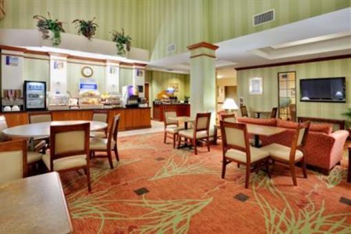 фото отеля Holiday Inn Express Hotel & Suites Quakertown