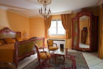 фото отеля Hostellerie Les Frenes Avignon