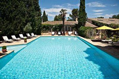 фото отеля Hostellerie Les Frenes Avignon