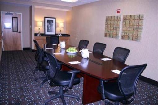 фото отеля Hampton Inn & Suites Canton