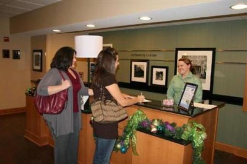 фото отеля Hampton Inn & Suites Canton