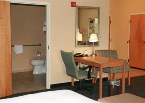 фото отеля Hampton Inn & Suites Canton