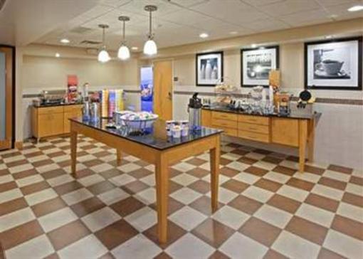 фото отеля Hampton Inn & Suites Canton