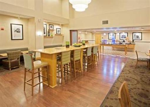 фото отеля Hampton Inn & Suites Canton