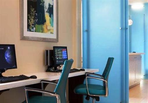 фото отеля SpringHill Suites Orlando at Seaworld