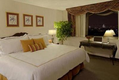 фото отеля Savoy Suites Hotel