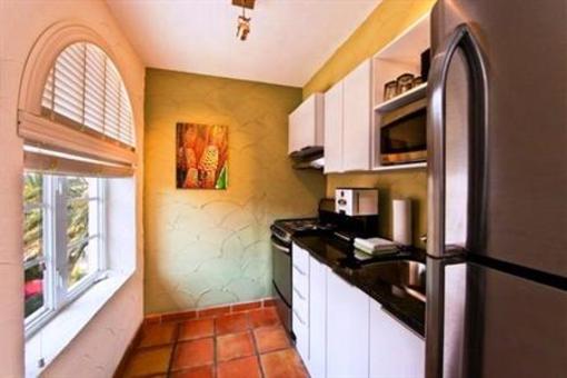 фото отеля Espanola Way Suites