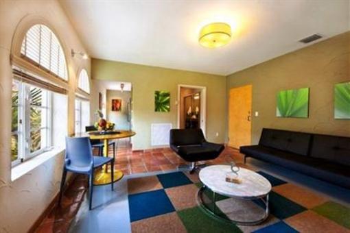 фото отеля Espanola Way Suites