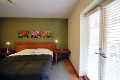 фото отеля Espanola Way Suites