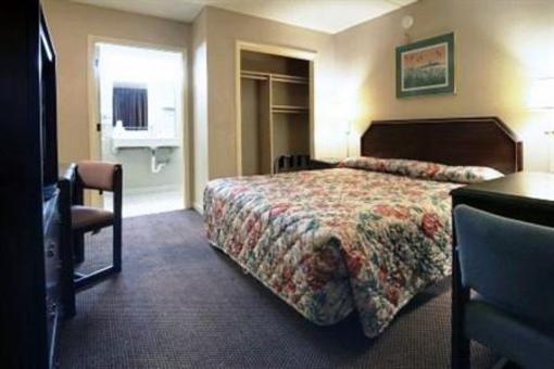 фото отеля Americas Best Value Inn Bainbridge