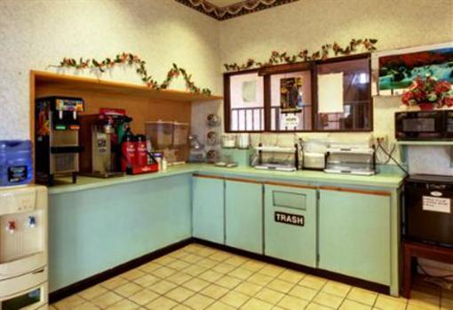 фото отеля Americas Best Value Inn Bainbridge