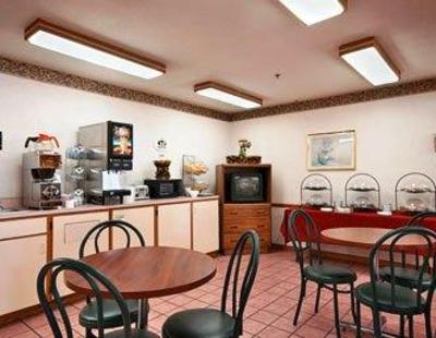 фото отеля Super 8 Motel Watseka