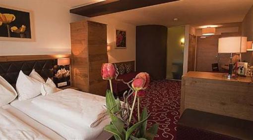 фото отеля Hotel Rettenberg Kolsass