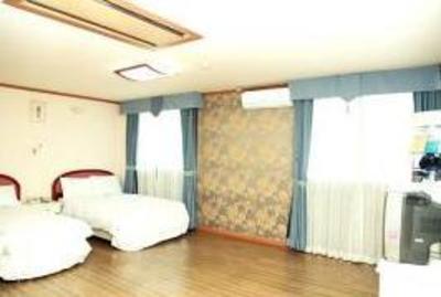 фото отеля New Island Tourist Hotel