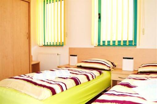 фото отеля Pension Am Petridamm Rostock