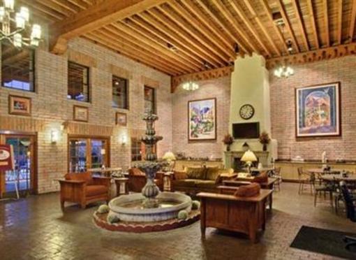 фото отеля Comfort Suites at Sabino Canyon