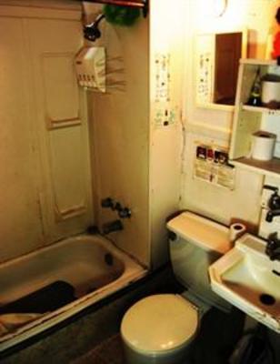 фото отеля Econo Youth Hostel