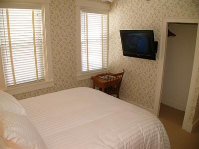 фото отеля Three Stallion Inn