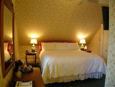 фото отеля Three Stallion Inn
