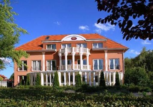 фото отеля Kek Duna Wellness Hotel