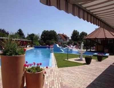 фото отеля Kek Duna Wellness Hotel