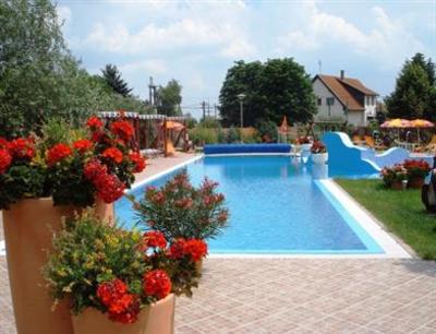 фото отеля Kek Duna Wellness Hotel