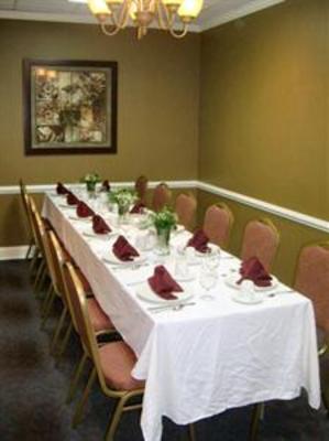 фото отеля Charter House Inn
