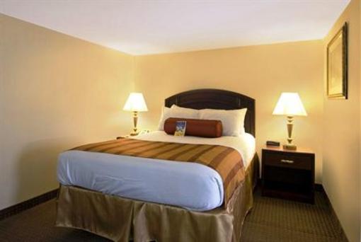 фото отеля BEST WESTERN Weedsport Inn