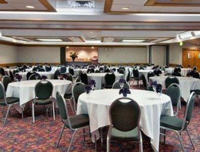 фото отеля Quality Inn Conference Center Logansport