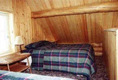 фото отеля Daniels Lake Lodge Bed and Breakfast